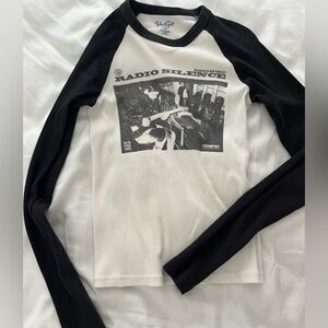 Brandy Melville. Bella Radio Silence Top. Long sleeve t-shirt black and white